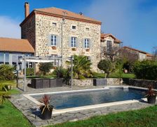 France  Usson vacation rental compare prices direct by owner 4298045