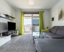 Spain CN Famara vacation rental compare prices direct by owner 4429301