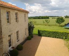 France Nouvelle-Aquitaine Landrais vacation rental compare prices direct by owner 3984075