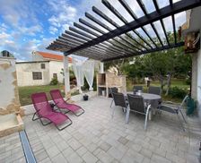 Croatia Dalmatien Privlaka vacation rental compare prices direct by owner 3983269