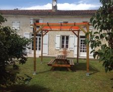 France Charente-Maritime Saint-Pierre-de-Juillers vacation rental compare prices direct by owner 25165506