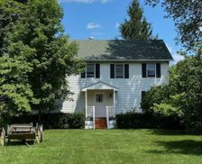 United States New York Pine Bush vacation rental compare prices direct by owner 2850912