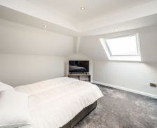 United Kingdom West Yorkshire Huddersfield vacation rental compare prices direct by owner 10255268