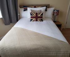 United Kingdom Greater London Enfield vacation rental compare prices direct by owner 4437579