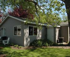 United States Wisconsin Fox Lake vacation rental compare prices direct by owner 10179069