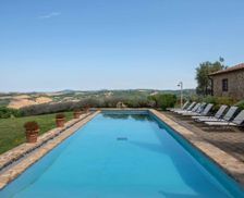 Italy Toscana Monticchiello vacation rental compare prices direct by owner 10185868