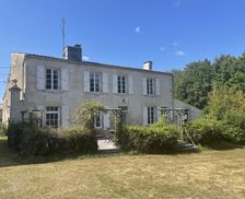 France Charente-Maritime Dampierre-sur-Boutonne vacation rental compare prices direct by owner 11026645