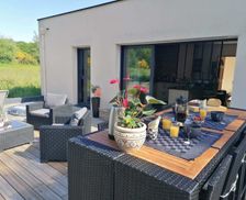 France Morbihan Questembert vacation rental compare prices direct by owner 11026010