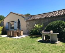 France Gironde Civrac-de-Blaye vacation rental compare prices direct by owner 11711707