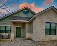 United States Texas Canyon Lake vacation rental compare prices direct by owner 13156420