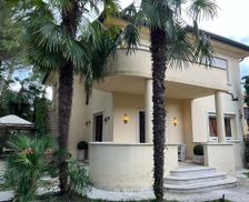 Italy Provincia di Ravenna Milano Marittima vacation rental compare prices direct by owner 15488336