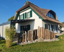 Germany Mecklenburg-West Pomerania Mellnitz-Hof vacation rental compare prices direct by owner 15504163