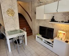 France Morbihan La Roche-Bernard vacation rental compare prices direct by owner 23898089