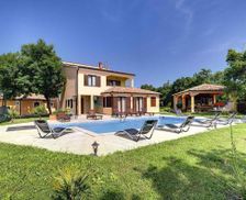 Croatia Istrien Valtura vacation rental compare prices direct by owner 26376323