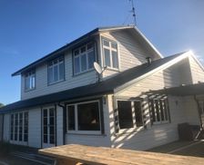 New Zealand Hawke's Bay Porangahau vacation rental compare prices direct by owner 9879887