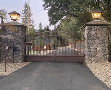 United States California Redwood Valley vacation rental compare prices direct by owner 24859208