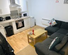 United Kingdom England Wednesbury vacation rental compare prices direct by owner 25239197