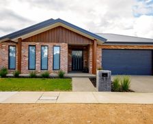 Australia VIC Yarrawonga vacation rental compare prices direct by owner 23906857