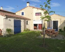 France Vendée Damvix vacation rental compare prices direct by owner 25228363