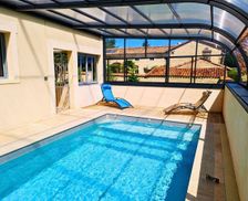 France Provence-Alpes-Côte d'Azur Salles-de-Barbezieux vacation rental compare prices direct by owner 25230995