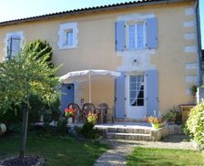 France Nouvelle-Aquitaine Saint-Genis-d'Hiersac vacation rental compare prices direct by owner 25293301