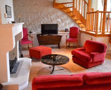 France Nouvelle-Aquitaine Saint-Cybardeaux vacation rental compare prices direct by owner 25252965