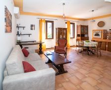 Italy SS Sennori vacation rental compare prices direct by owner 33342059