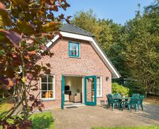 Netherlands Utrecht Hooghalen vacation rental compare prices direct by owner 33271207