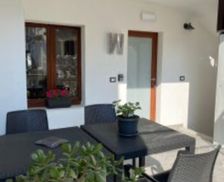 Italy Brescia Gardone Riviera vacation rental compare prices direct by owner 33380709