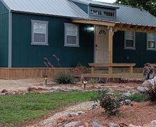 United States Texas Leakey vacation rental compare prices direct by owner 33361556