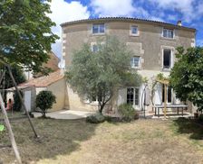 France Vendée Maillezais vacation rental compare prices direct by owner 34807630