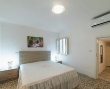 Italy Provincia di Lecce Cutrofiano vacation rental compare prices direct by owner 33343815