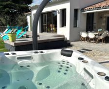 France Charente-Maritime Le Bois-Plage-en-Ré vacation rental compare prices direct by owner 28347783