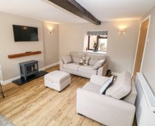 United Kingdom Peak District Dronfield vacation rental compare prices direct by owner 34882336