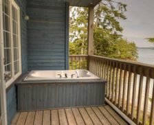 Canada British Columbia Ucluelet vacation rental compare prices direct by owner 24995560