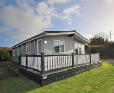 United Kingdom  Milford-on-Sea, Nr Lymington vacation rental compare prices direct by owner 25234105