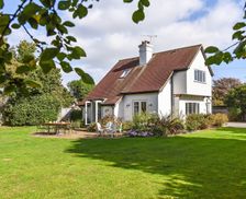 United Kingdom West Sussex Middleton-on-Sea vacation rental compare prices direct by owner 25203318