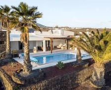 Spain  Cortijo Viejo (Yaiza) vacation rental compare prices direct by owner 28392448