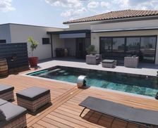 France Hérault Plaissan vacation rental compare prices direct by owner 26604801