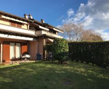 Italy Provincia di Varese Monvalle vacation rental compare prices direct by owner 33371516