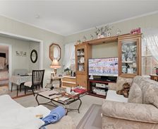 United States New York Pleasantville vacation rental compare prices direct by owner 33322745