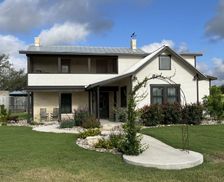 United States Texas D'Hanis vacation rental compare prices direct by owner 32289314