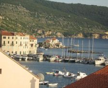 Croatia Vis Island Komiža vacation rental compare prices direct by owner 16176970