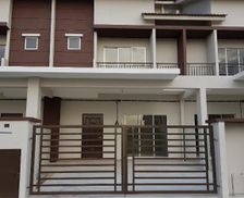 Malaysia Selangor Sepang vacation rental compare prices direct by owner 28263142