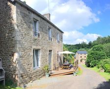 France Brittany Le Vieux-Marché vacation rental compare prices direct by owner 15952889