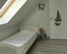 France Brittany Beuzec-Cap-Sizun vacation rental compare prices direct by owner 13697335