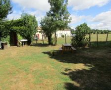 France Pays de la Loire Saint-Pierre-le-Vieux vacation rental compare prices direct by owner 13691742