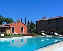 Italy Tuscany Pienza vacation rental compare prices direct by owner 18215200