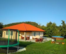 Czechia Central Bohemia Heřmaničky vacation rental compare prices direct by owner 16153192