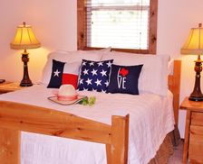 United States Texas Pipe Creek vacation rental compare prices direct by owner 13188679